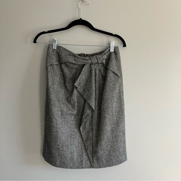Banana Republic grey skirt with bow detail - Picture 1 of 3